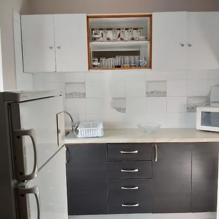 Marino's Apartment Himare